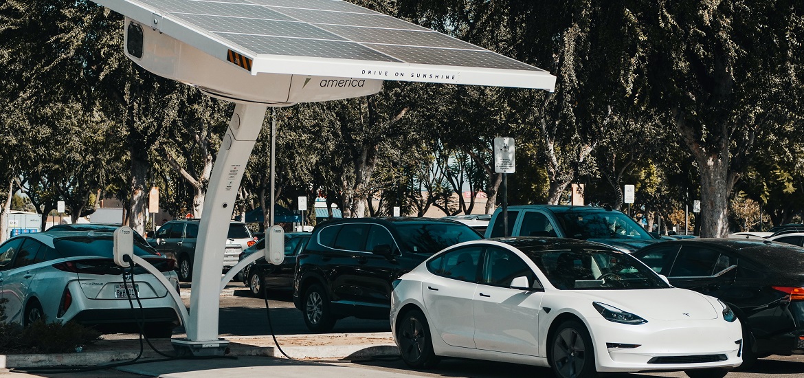 ABB and PLN Icon Plus Team up for EV Charging Services in Indonesia