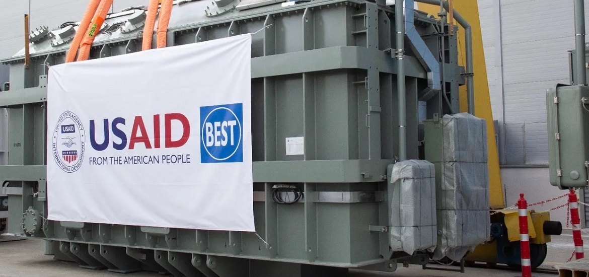 Ukraine Fortifies Energy Grid: Two Autotransformers Arrive with US Support