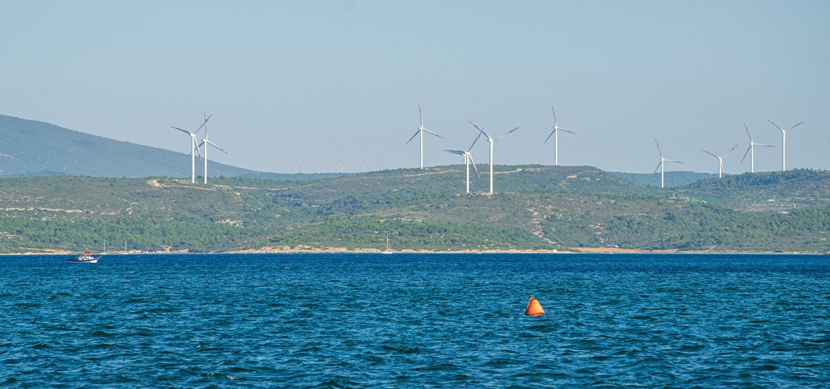 Wind turbines on the shore 