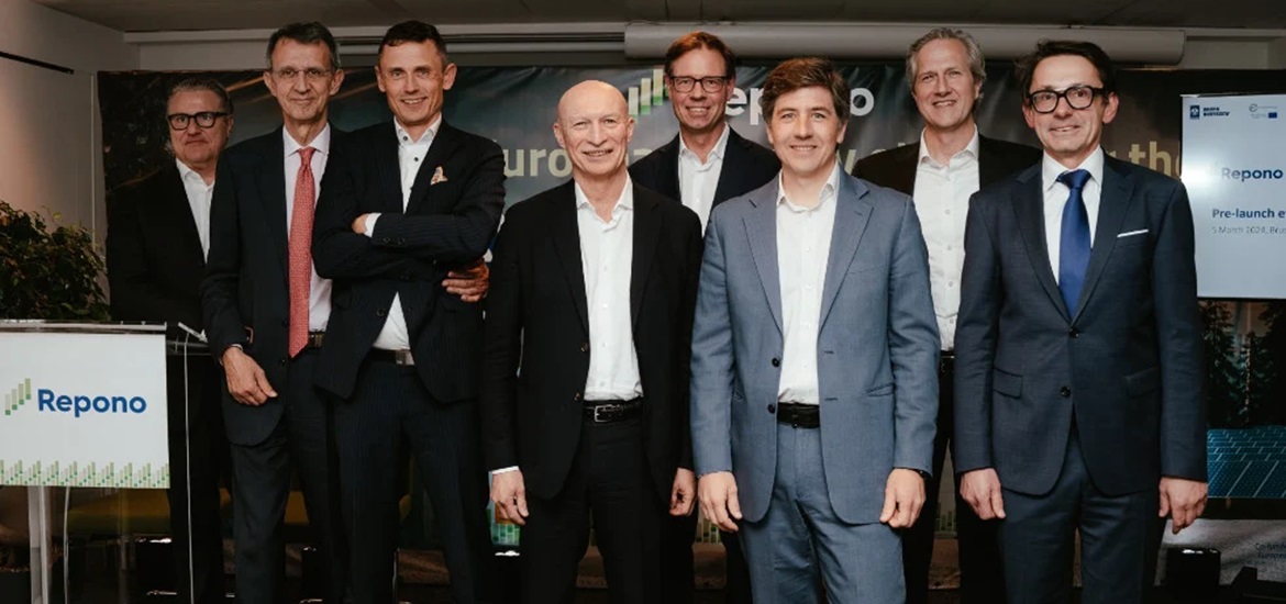 8 Executives from Repono’s founding shareholders standing and smiling to the camera 