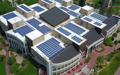 Solar panels on the roof of the Anderson Academic Commons.
