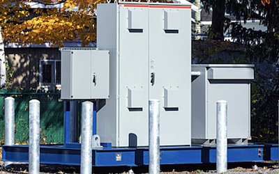skid-mounted power distribution units for charging electric vehicle